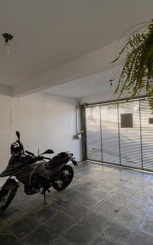 Casa à venda com 104m², 3 quartos e 2 vagas Casa à venda com 104m², 3 quartos e 2 vagasGaragem