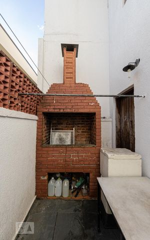 Casa à venda com 104m², 3 quartos e 2 vagas Casa à venda com 104m², 3 quartos e 2 vagasÁrea Externa