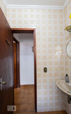 Casa à venda com 104m², 3 quartos e 2 vagas Casa à venda com 104m², 3 quartos e 2 vagasBanheiro Social 2