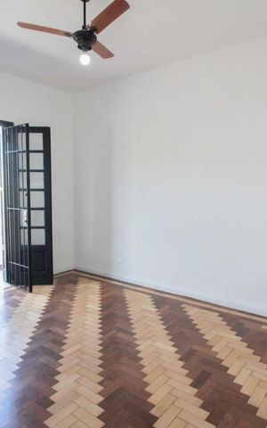 Casa à venda com 130m², 2 quartos e 2 vagasquarto 1