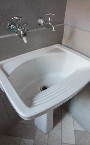 Casa à venda com 130m², 2 quartos e 2 vagasarea de serviço