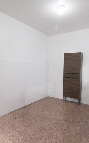 Casa à venda com 130m², 2 quartos e 2 vagascozinha