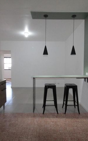 Casa à venda com 130m², 2 quartos e 2 vagascozinha