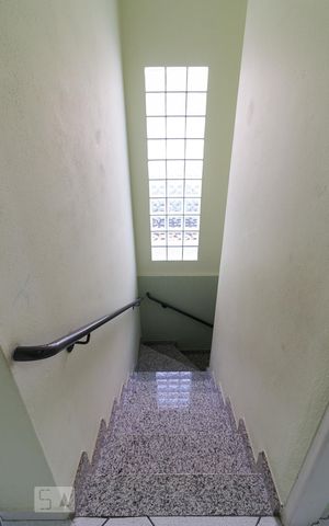 Casa à venda com 150m², 3 quartos e 2 vagasEscadas