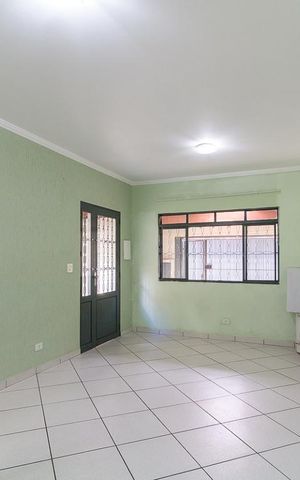 Casa à venda com 150m², 3 quartos e 2 vagasSala