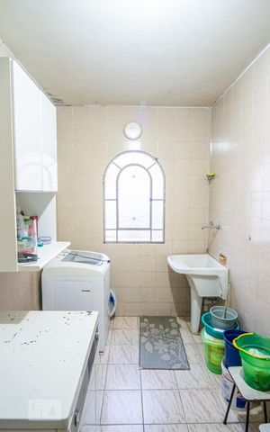 Casa à venda com 775m², 4 quartos e 3 vagas Casa à venda com 775m², 4 quartos e 3 vagasÁrea de Serviço