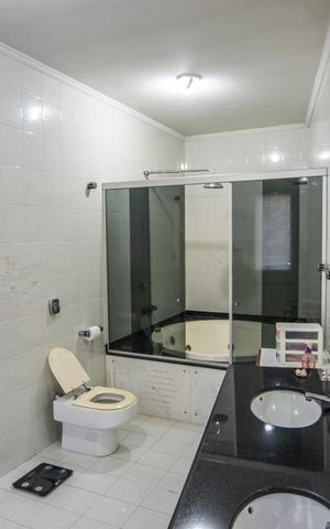 Casa à venda com 775m², 4 quartos e 3 vagas Casa à venda com 775m², 4 quartos e 3 vagasSuíte 1