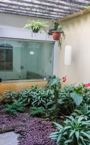 Casa à venda com 775m², 4 quartos e 3 vagas Casa à venda com 775m², 4 quartos e 3 vagasJardim de Inverno