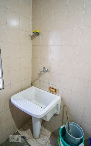 Casa à venda com 775m², 4 quartos e 3 vagas Casa à venda com 775m², 4 quartos e 3 vagasÁrea de Serviço
