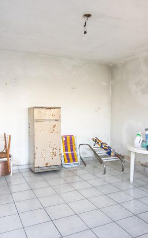 Casa à venda com 775m², 4 quartos e 3 vagas Casa à venda com 775m², 4 quartos e 3 vagasSalão