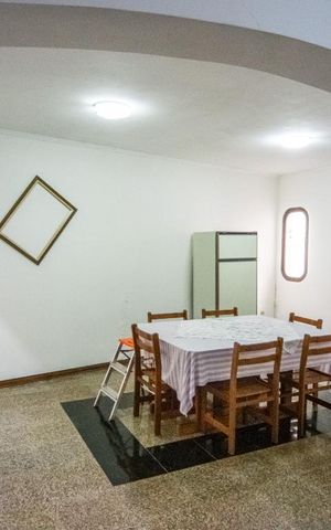 Casa à venda com 775m², 4 quartos e 3 vagas Casa à venda com 775m², 4 quartos e 3 vagasSala de Jantar