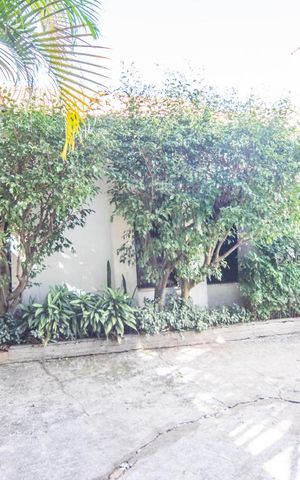 Casa à venda com 775m², 4 quartos e 3 vagas Casa à venda com 775m², 4 quartos e 3 vagasGaragem