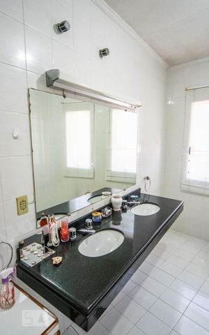 Casa à venda com 775m², 4 quartos e 3 vagas Casa à venda com 775m², 4 quartos e 3 vagasSuíte 1