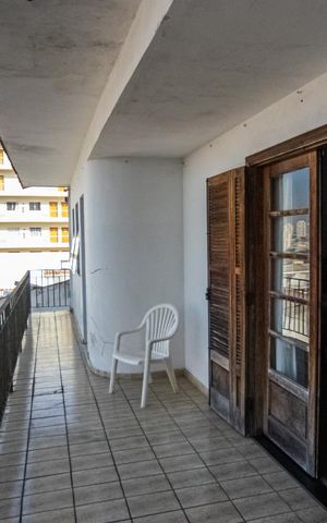 Casa à venda com 775m², 4 quartos e 3 vagas Casa à venda com 775m², 4 quartos e 3 vagasVaranda