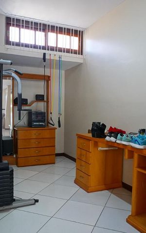 Casa à venda com 300m², 4 quartos e 2 vagasSala 1 andar