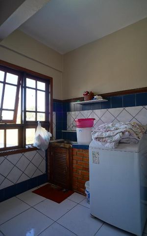 Casa à venda com 300m², 4 quartos e 2 vagasArea de Serviço
