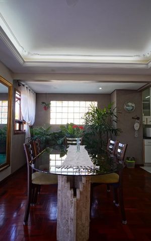 Casa à venda com 300m², 4 quartos e 2 vagasSala de jantar