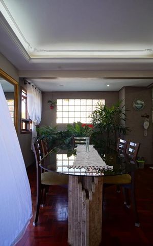 Casa à venda com 300m², 4 quartos e 2 vagasSala de jantar