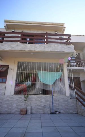 Casa à venda com 300m², 4 quartos e 2 vagasFachada fundos