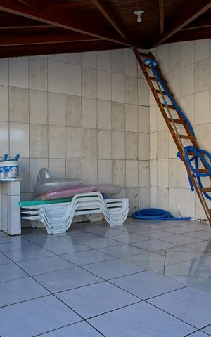 Casa à venda com 300m², 4 quartos e 2 vagasQuiosque piscina