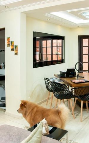 Casa para alugar com 200m², 3 quartos e 4 vagas Casa para alugar com 200m², 3 quartos e 4 vagasSala
