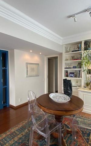 Apartamento para alugar com 200m², 3 quartos e 4 vagas Apartamento para alugar com 200m², 3 quartos e 4 vagasSala de Estar