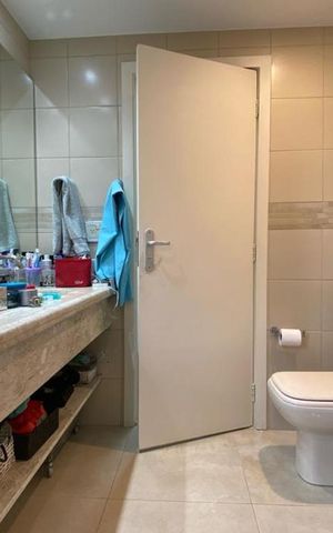 Apartamento para alugar com 200m², 3 quartos e 4 vagas Apartamento para alugar com 200m², 3 quartos e 4 vagasBanheiro da Suíte 1