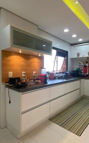 Apartamento para alugar com 200m², 3 quartos e 4 vagas Apartamento para alugar com 200m², 3 quartos e 4 vagasCozinha