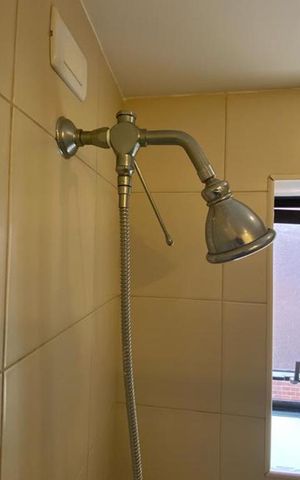 Apartamento para alugar com 200m², 3 quartos e 4 vagas Apartamento para alugar com 200m², 3 quartos e 4 vagasChuveiro