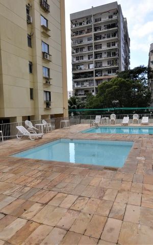 Apartamento à venda com 90m², 3 quartos e 1 vagaÁrea comum - Piscina