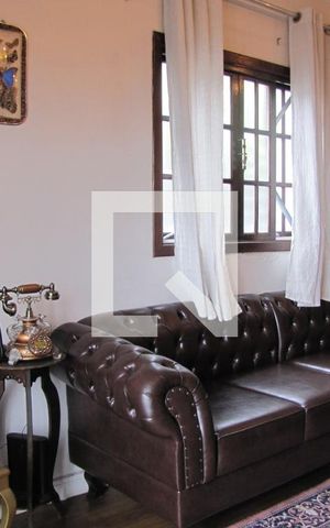 Casa à venda com 413m², 5 quartos e 6 vagasSala