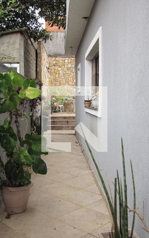 Casa à venda com 413m², 5 quartos e 6 vagasCorredor Lateral
