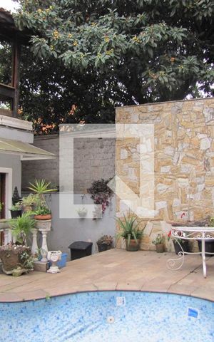Casa à venda com 413m², 5 quartos e 6 vagasQuintal