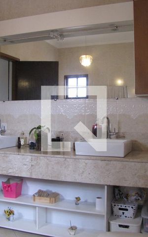 Casa à venda com 413m², 5 quartos e 6 vagasBanheiro Suíte 1