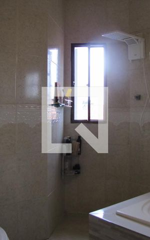 Casa à venda com 413m², 5 quartos e 6 vagasBanheiro Suíte 1