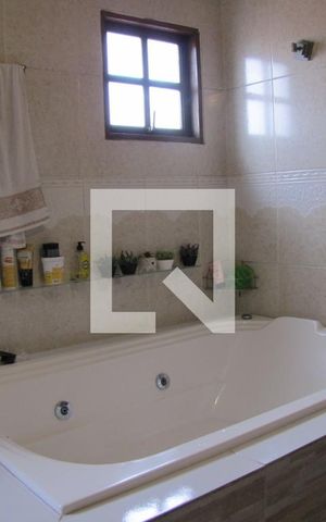 Casa à venda com 413m², 5 quartos e 6 vagasBanheiro Suíte 1