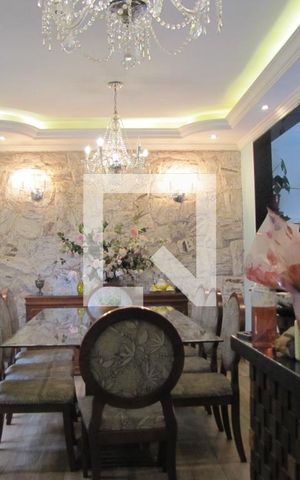 Casa à venda com 413m², 5 quartos e 6 vagasSala de Jantar