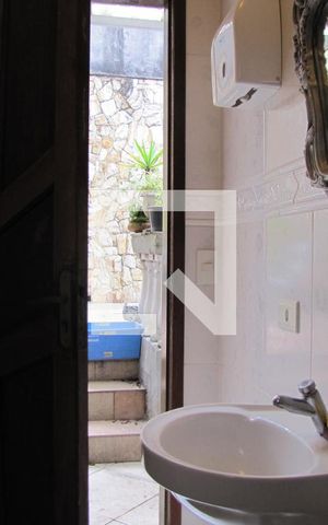 Casa à venda com 413m², 5 quartos e 6 vagasBanheiro Piscina
