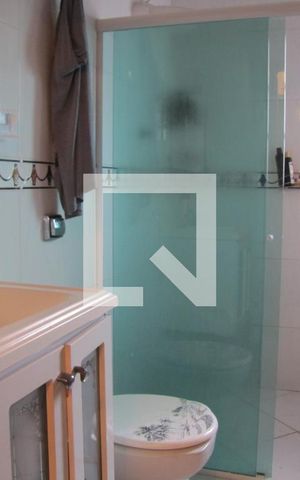 Casa à venda com 413m², 5 quartos e 6 vagasBanheiro Corredor