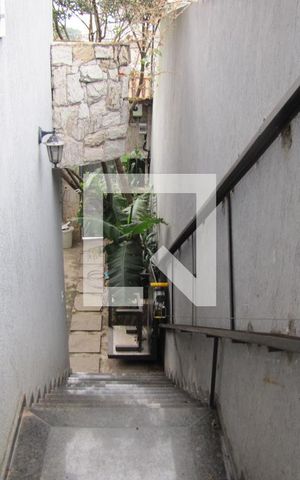 Casa à venda com 413m², 5 quartos e 6 vagasCorredor Lateral