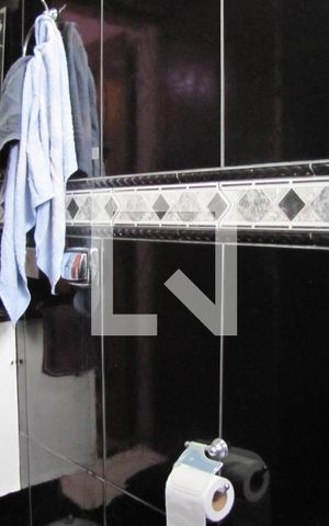 Casa à venda com 413m², 5 quartos e 6 vagasBanheiro Suíte 2