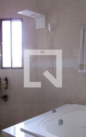 Casa à venda com 413m², 5 quartos e 6 vagasBanheiro Suíte 1