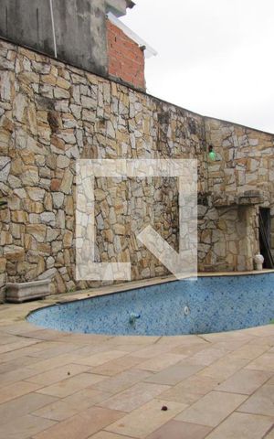 Casa à venda com 413m², 5 quartos e 6 vagasPiscina