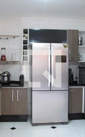 Casa à venda com 413m², 5 quartos e 6 vagasCozinha