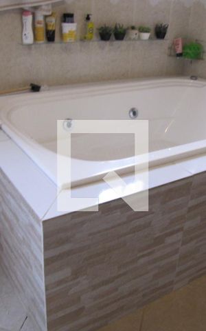 Casa à venda com 413m², 5 quartos e 6 vagasBanheiro Suíte 1