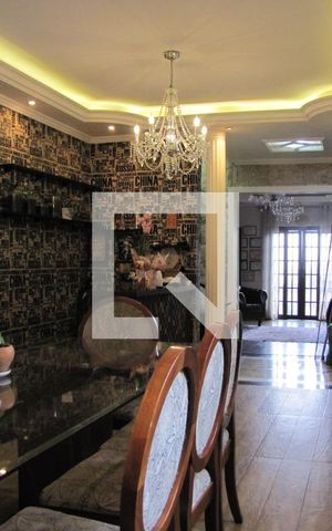 Casa à venda com 413m², 5 quartos e 6 vagasSala de Jantar