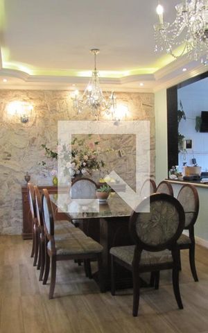 Casa à venda com 413m², 5 quartos e 6 vagasSala de Jantar