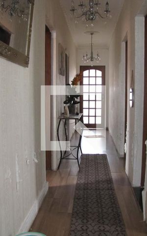 Casa à venda com 413m², 5 quartos e 6 vagasCorredor