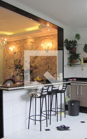 Casa à venda com 413m², 5 quartos e 6 vagasCozinha