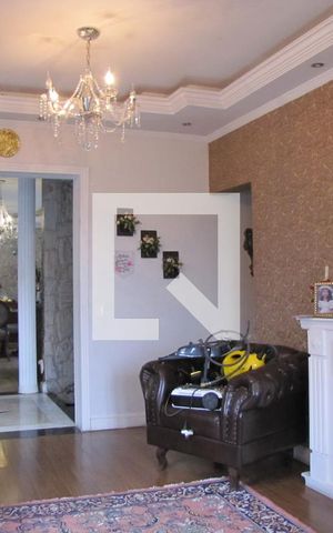 Casa à venda com 413m², 5 quartos e 6 vagasSala